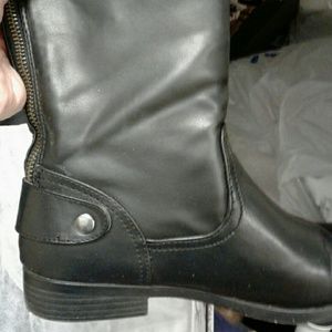 ladies boots.